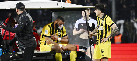 ΠΑΟΚ - ΑΕΚ: Ο Μουκουντί αποχώρησε με μάσκα οξυγόνου