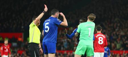 Ασύλληπτο σκηνικό στο Μάντσεστερ Γιουνάιτεντ – Έβερτον: Ο Γκέιγ αποβλήθηκε επειδή χτύπησε συμπαίκτη του στο πρόσωπο!