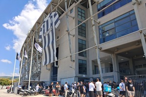 ΠΑΟΚ: «Κατάληψη» με πανό στην Τούμπα από οπαδούς για Κωνσταντέλια - Ζητούν επικοινωνία με Σαββίδη (photo)