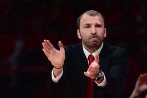 Μαρκοϊσβίλι: «Δεν είναι εύκολο να παίζουμε με 10 παίκτες»