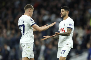 Τότεναμ: Ανανεώνει και τον Μίκι Φαν Ντε Φεν μετά τον Ρομέρο