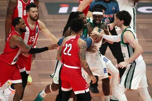 Παναθηναϊκός - Ολυμπιακός: Πιάστηκαν στα χέρια Ναν και Ντόρσεϊ - Αποβλήθηκαν αμφότεροι (video)