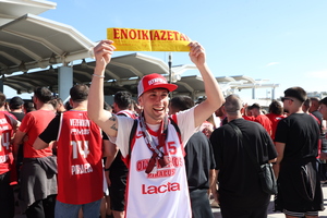 Final Four 2026: Οι οπαδοί του Ολυμπιακού συγκεντρώθηκαν στο Φάληρο (photos)