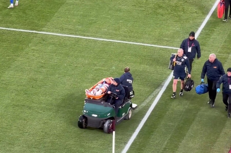 Μαυροπάνος: Σοβαρός τραυματισμός και αποχώρηση με φορείο (video)