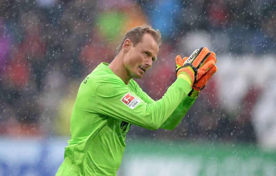 Σοκ: Νεκρός σε τροχαίο ο Αλεξάντερ Μάνινγκερ – Το αυτοκίνητό του συγκρούστηκε με τρένο!