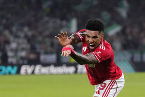 Σύνθημα νίκης στο Νότιγχαμ