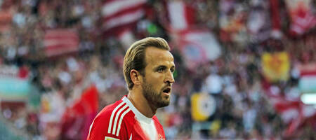 Βαριά ποινή για τη Μπάγερν από την UEFA: Πρόστιμο και περιορισμοί στην «Αλιάνζ Αρένα»