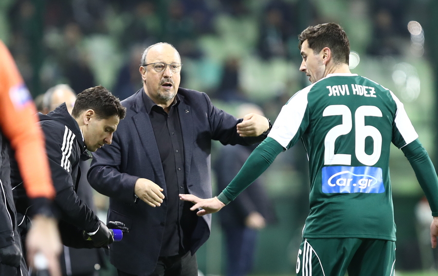 Μπενίτεθ: «Η ομάδα γίνεται καλύτερη και πιο δυνατή»