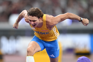 Το έκανε ξανά ο απίθανος Ντουπλάντις: Νέο παγκόσμιο ρεκόρ από τον Σουηδό υπεραθλητή! (video)