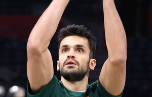 Γιούρτσεβεν: Αποθέωση από Κερ