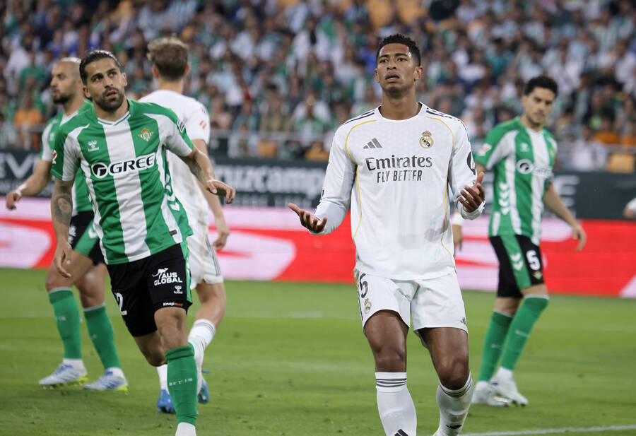 Μπέτις - Ρεάλ Μαδρίτης 1-1: «Εγκεφαλικό» για τη «Βασίλισσα» στην εκπνοή και η Μπαρτσελόνα μια «ανάσα» από τον τίτλο! (video)