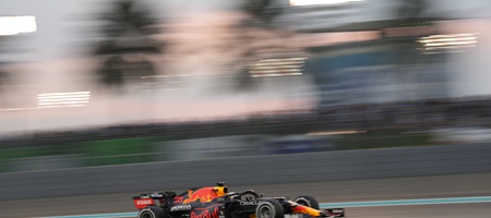 F1: Μεγάλος νικητής στο Γκραν Πρι της Σιγκαπούρης ο Φερστάπεν