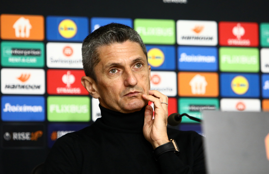 Λουτσέσκου: «Πολύ δύσκολη κατάσταση, να παίξουμε και γι’ αυτά τα παιδιά»