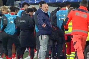 Τουρκία Κ21: Κατέρρευσε ο προπονητής Κορκμάζ - Διεκόπη το ματς με την Κροατία (video)