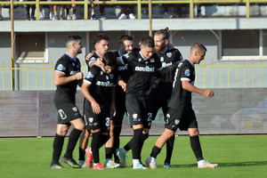 Σούπερ Λιγκ 2: «Καθάρισε» στο πεντάλεπτο η Καλαμάτα, «εξάσφαιρη» η Νίκη Βόλου (video)