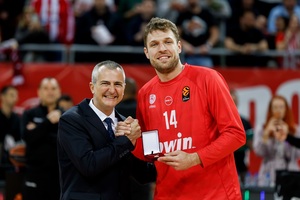 Βράβευση του Βεζένκοφ από τον Υπουργό Αθλητισμού της Βουλγαρίας