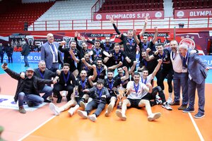 Ολυμπιακός-ΠΑΟΚ 2-3: Εκπληκτικοί «ασπρόμαυροι»... άλωσαν το Ρέντη και κατέκτησαν το Σούπερ Καπ στο βόλεϊ (video)