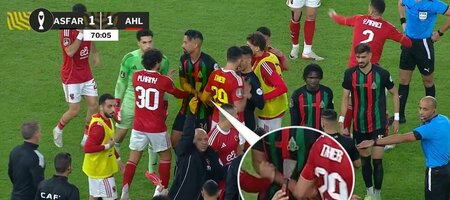 Σοκ στο Τσάμπιονς Λιγκ της Αφρικής: Ο Αιγύπτιος παίκτης δέχθηκε επίθεση με μαχαίρι την ώρα του αγώνα (video)