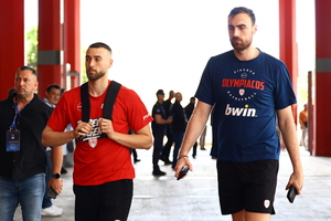 Ολυμπιακός: Πέρασε την πόρτα του χειρουργείου ο Μιλουτίνοφ