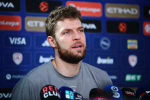 Βεζένκοβ: «Στόχος μας η κατάκτηση της Euroleague, θα πρέπει να δώσουμε το 100% μας απέναντι στην Ρεάλ»