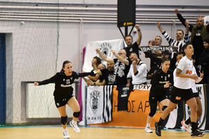 ΠΑΟΚ - Αναγέννηση Άρτας 26-18: Θρίαμβος για τις «ασπρόμαυρες» στον τελικό του Κυπέλλου χάντμπολ! (video)