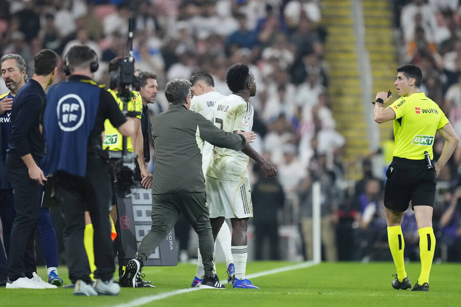 Η Αλμπαθέτε πήρε θέση για τη ρατσιστική επίθεση εις βάρος του Βινίσιους