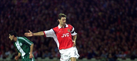 Συγκλονιστικός Τόνι Άνταμς: «Ξεπέρασα τα όρια με το αλκοόλ, νιώθω περήφανος που δεν έχω “βρέξει” το κρεβάτι μου εδώ και 30 χρόνια»