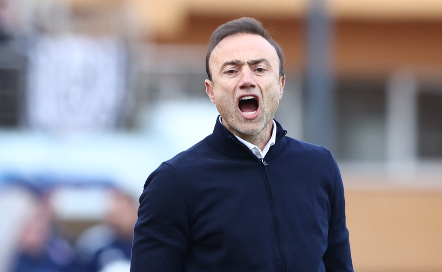 Έξαλλος ο Κόντης με Σαλσέδο: «Ήταν αδιάφορος κόντρα στον Ολυμπιακό»