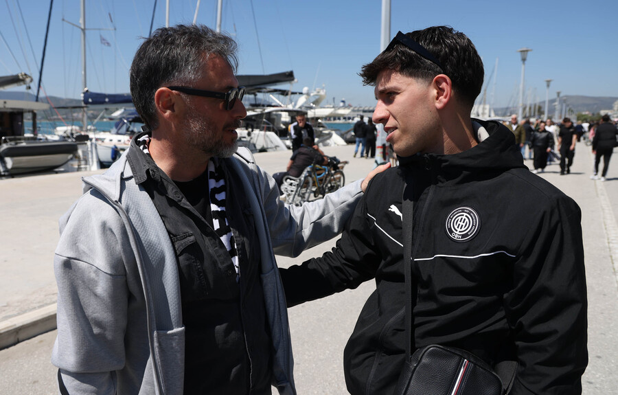 ΠΑΟΚ - ΟΦΗ: Οι φίλαθλοι «έβαψαν» ασπρόμαυρο τον Βόλο (photos)