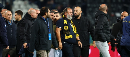 ΠΑΟΚ-ΑΕΚ: Η είσοδος Ηλιόπουλου στον αγωνιστικό χώρο - Τι είπε με Σαββίδη
