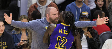 «The Athletic»: «Κοντά σε Τζένκινς για τη θέση του προπονητή οι Μπακς»