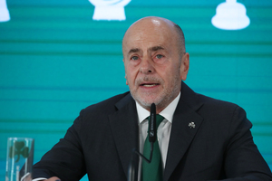Αλαφούζος: «Ηγέτης ο Μπενίτεθ, θα τα πούμε όλα σε μερικές εβδομάδες»