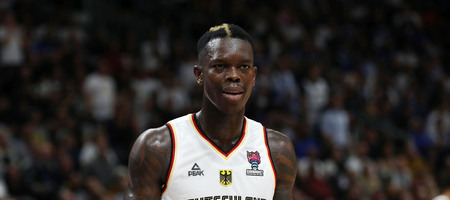 NBA: Σώριασε αντίπαλό του στο παρκέ με δυνατό χτύπημα ο Σρέντερ (video)