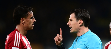 Όταν ο διαιτητής του Παναθηναϊκός-Ολυμπιακός δέχθηκε άγρια επίθεση σε ματς στην Τουρκία