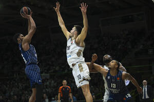 Ντουμπάι - Εφές 69 - 85: Της έκανε τα όνειρα εφιάλτη!