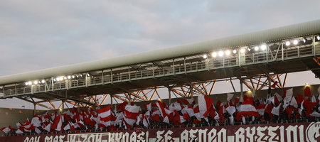 Οπαδοί ΑΕΛ: «Η ΑΕΛ δεν πεθαίνει ποτέ, το πρόγραμμα έχει επτά τελικούς για τη σωτηρία»