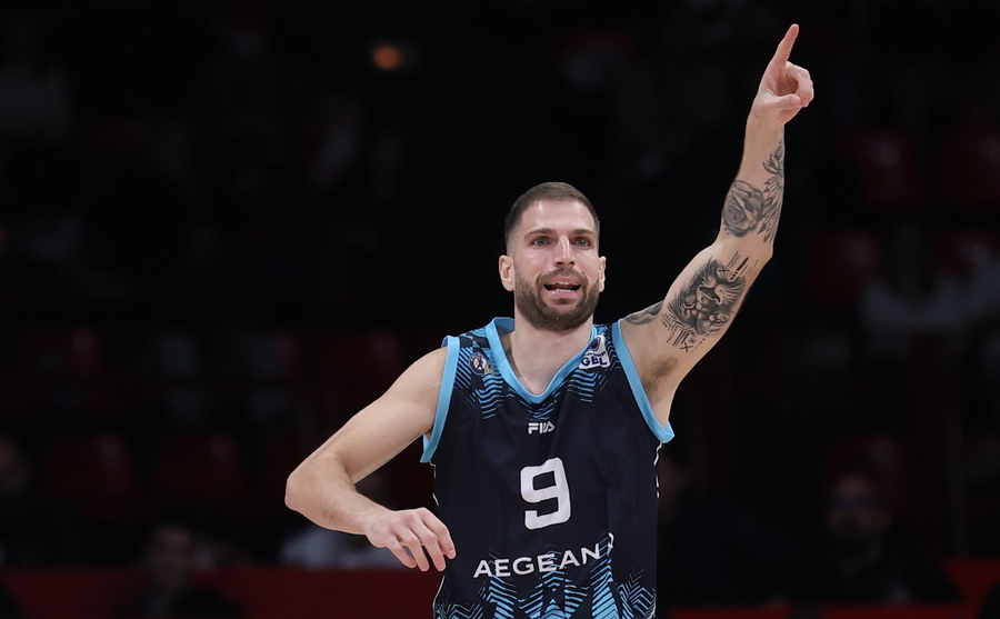 Ανάρτηση-ΣΟΚ του Πετρόπουλου μετά το ματς με τον Ολυμπιακό: «Ελπίζω τα φρένα του αυτοκινήτου μου να κόπηκαν μόνα τους»