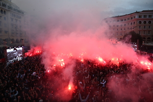 ΠΑΟΚ: «Κάηκε» η Αριστοτέλους για τα 100ά γενέθλια του «Δικεφάλου του Βορρά»! (pics + vid)