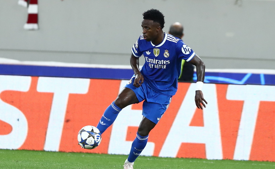 Στα... σχοινιά ο Αλόνσο, με... πειραματική άμυνα η Ρεάλ