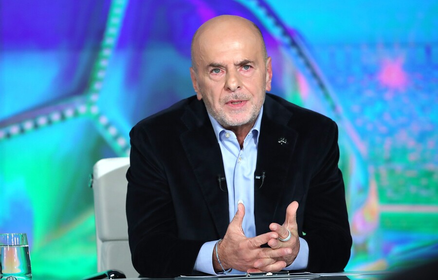 Αλαφούζος: «Πόσα παραπάνω χρήματα κέρδισε ο Ολυμπιακός που του έφτιαξαν το γήπεδο;»