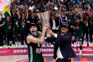 Το «αντίο» του Σλούκα στον Αταμάν: «Ευχαριστώ για όλα, καθηγητά»