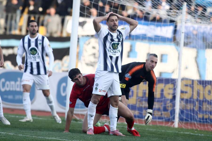 Super League 2: Μεγάλη γκέλα για τον Ηρακλή, ισόπαλο το ντέρμπι ανάμεσα σε Νίκη και Αναγέννηση, με νίκες συνέχισαν Πανιώνιος και Ελλάς Σύρου (video)