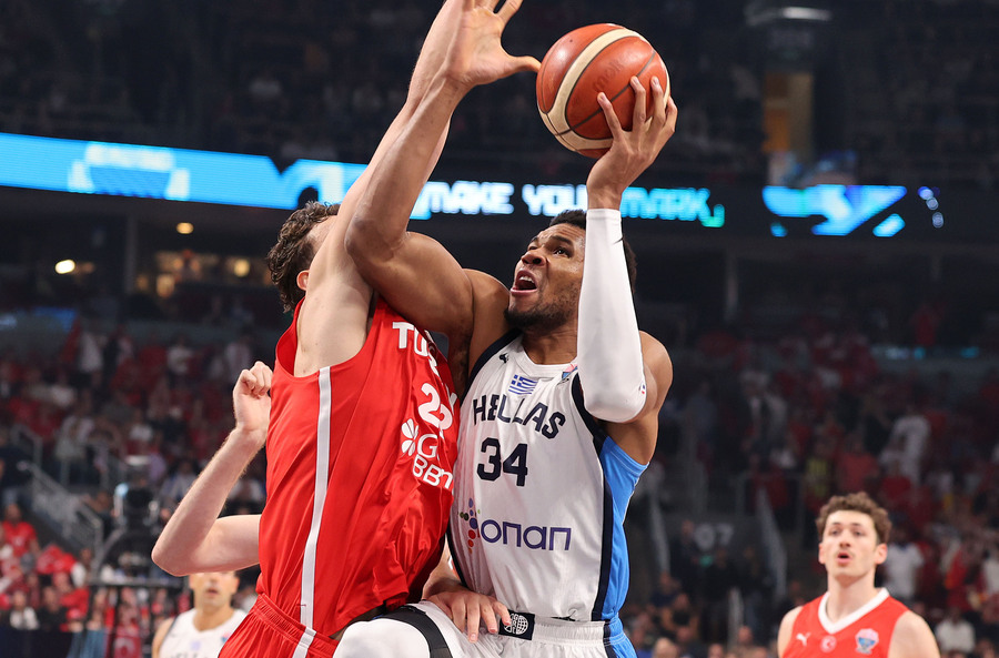 Ελλάδα - Τουρκία 68-94: Οδυνηρή ήττα για την άνευρη «γαλανόλευκη», θα παλέψει για το χάλκινο με τη Φινλανδία (video)