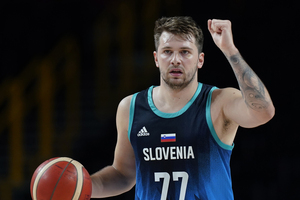 «Σοκ» στους Λέικερς με Ντόντσιτς: Χάνει και την επόμενη φάση των playoffs