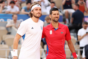 Wimbledon: Ο Τζόκοβιτς γλίτωσε την έκπληξη και τώρα τον περιμένει ο Τσιτσιπάς