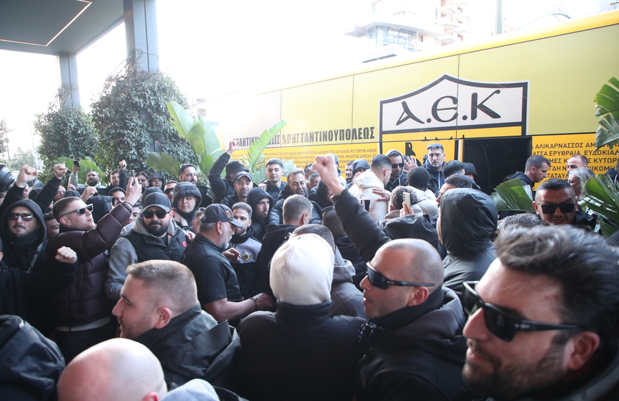 ΑΕΚ: Ψυχολογικές «ντόπες» στους παίκτες κατά την αναχώρηση για «Καραϊσκάκης»! (pics)