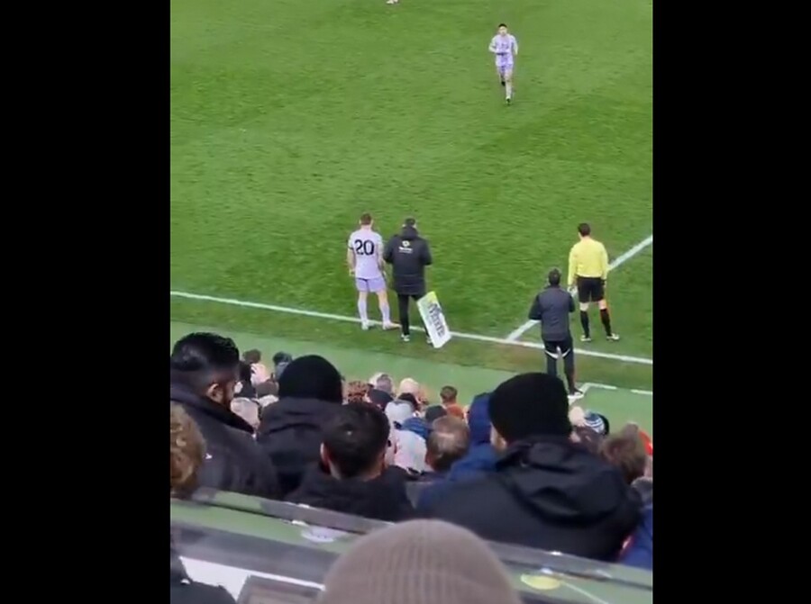 Μίλνερ: Με το 20 στο «Άνφιλντ» για τον Ζότα και standing ovation (video)