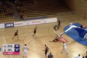 Ασύλληπτο: Πρώην παίκτης της Καρδίτσας κάρφωσε και γκρέμισε την μπασκέτα! (video)