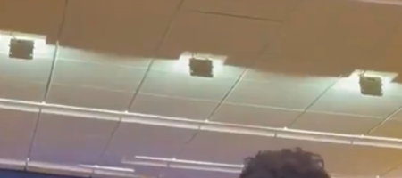 Γάλλος φίλαθλος εισέβαλλε στην συνέντευξη Τύπου του Σκαλόνι και του έδωσε οδηγίες! (video)