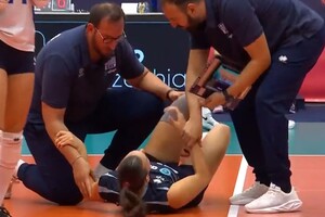 Εθνική Ελλάδας: Σοκαριστικός τραυματισμός για Αγγελοπούλου (video)